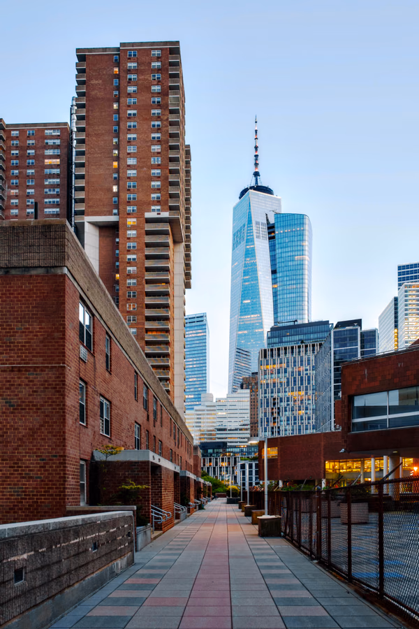 Manhattan Walkway
