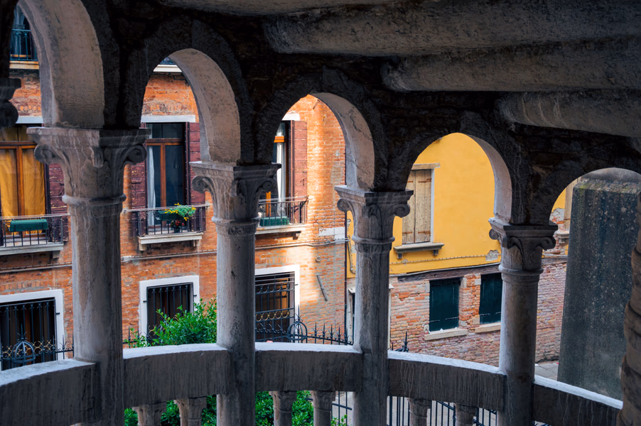 Scala Contarini del Bovolo