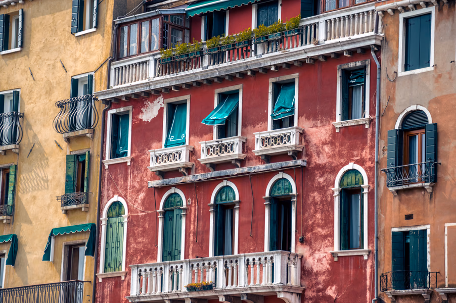 Venetian Breeze